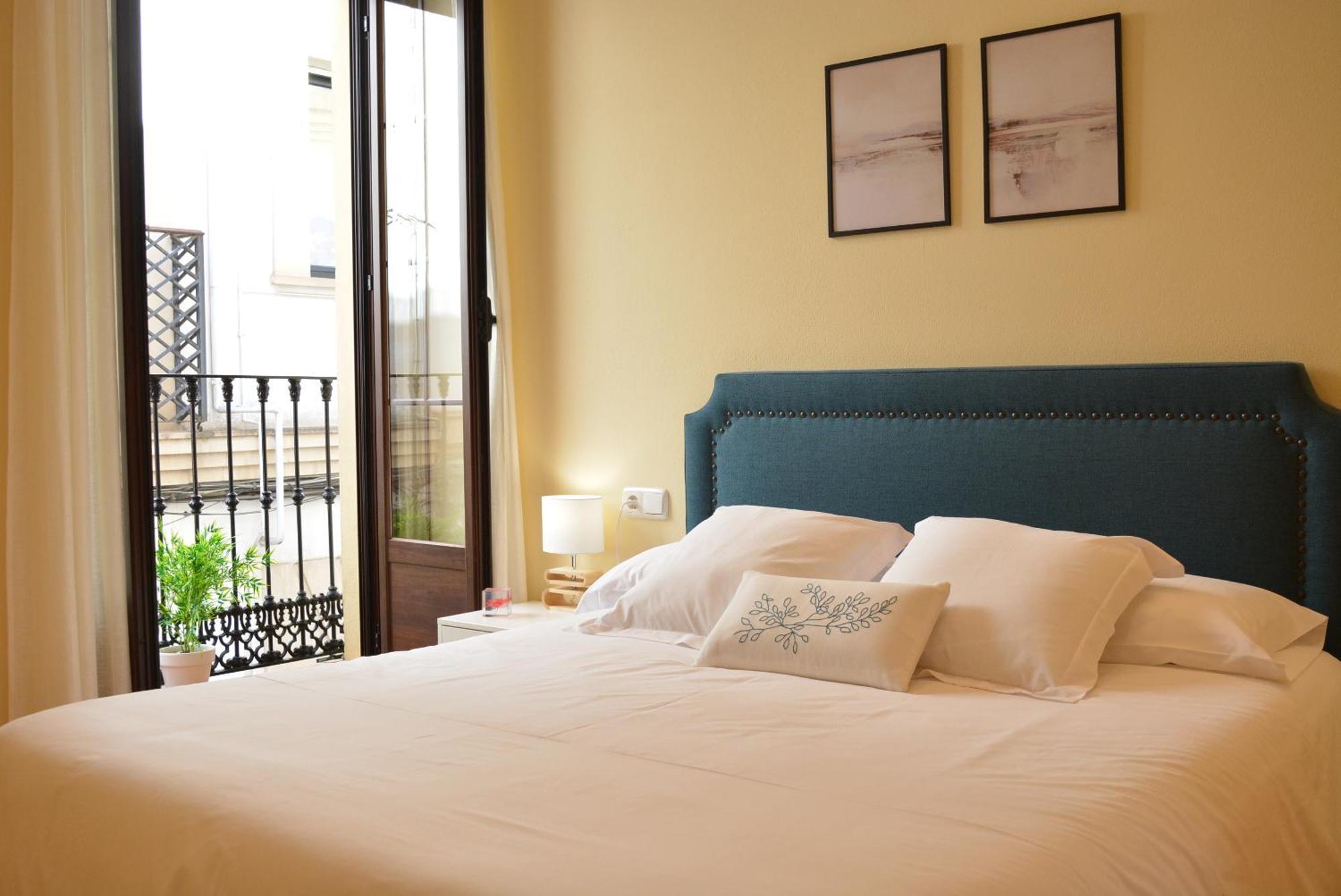Apartamento Puerta De Cordoba- Exterior Con Balcones מראה חיצוני תמונה