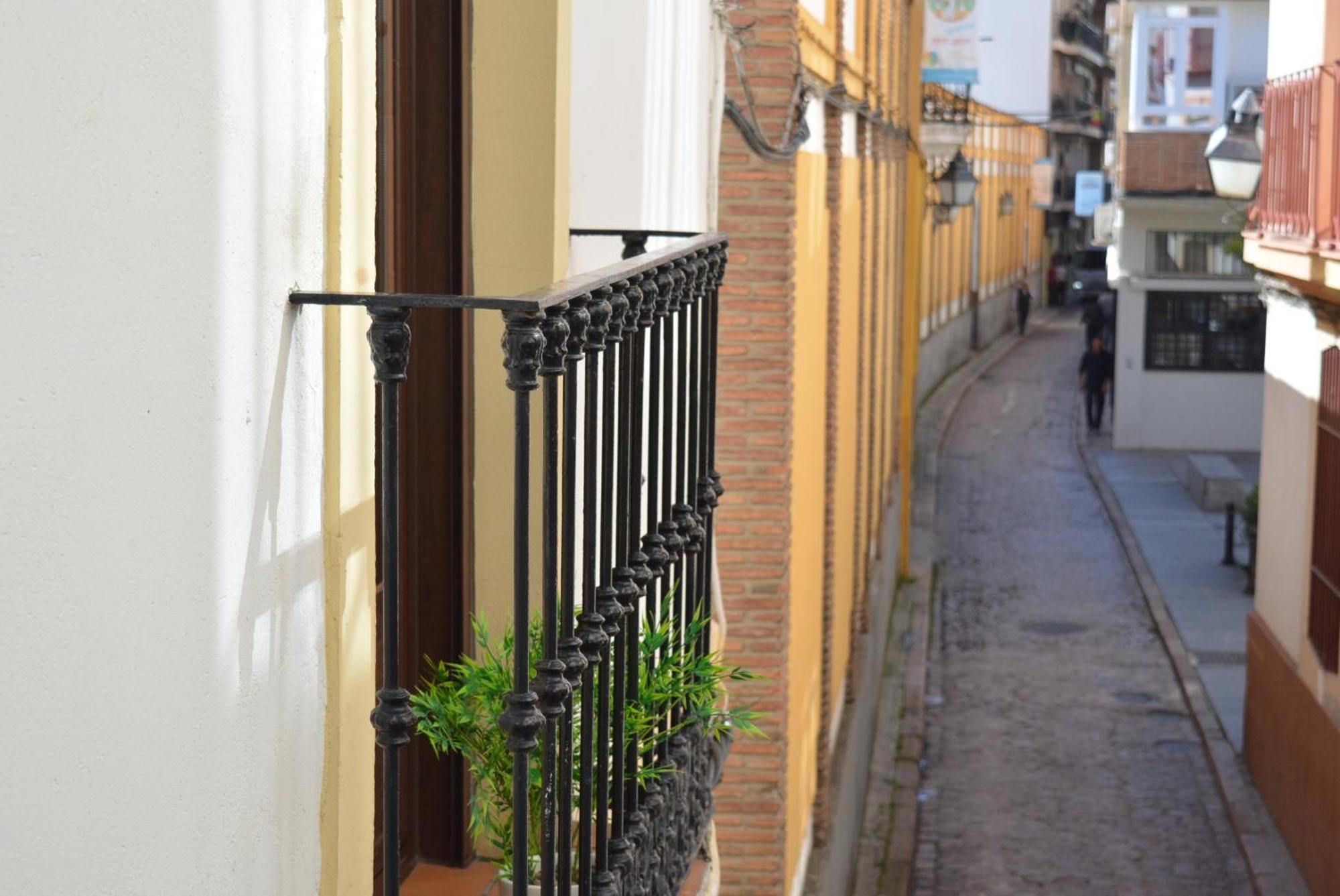 Apartamento Puerta De Cordoba- Exterior Con Balcones מראה חיצוני תמונה